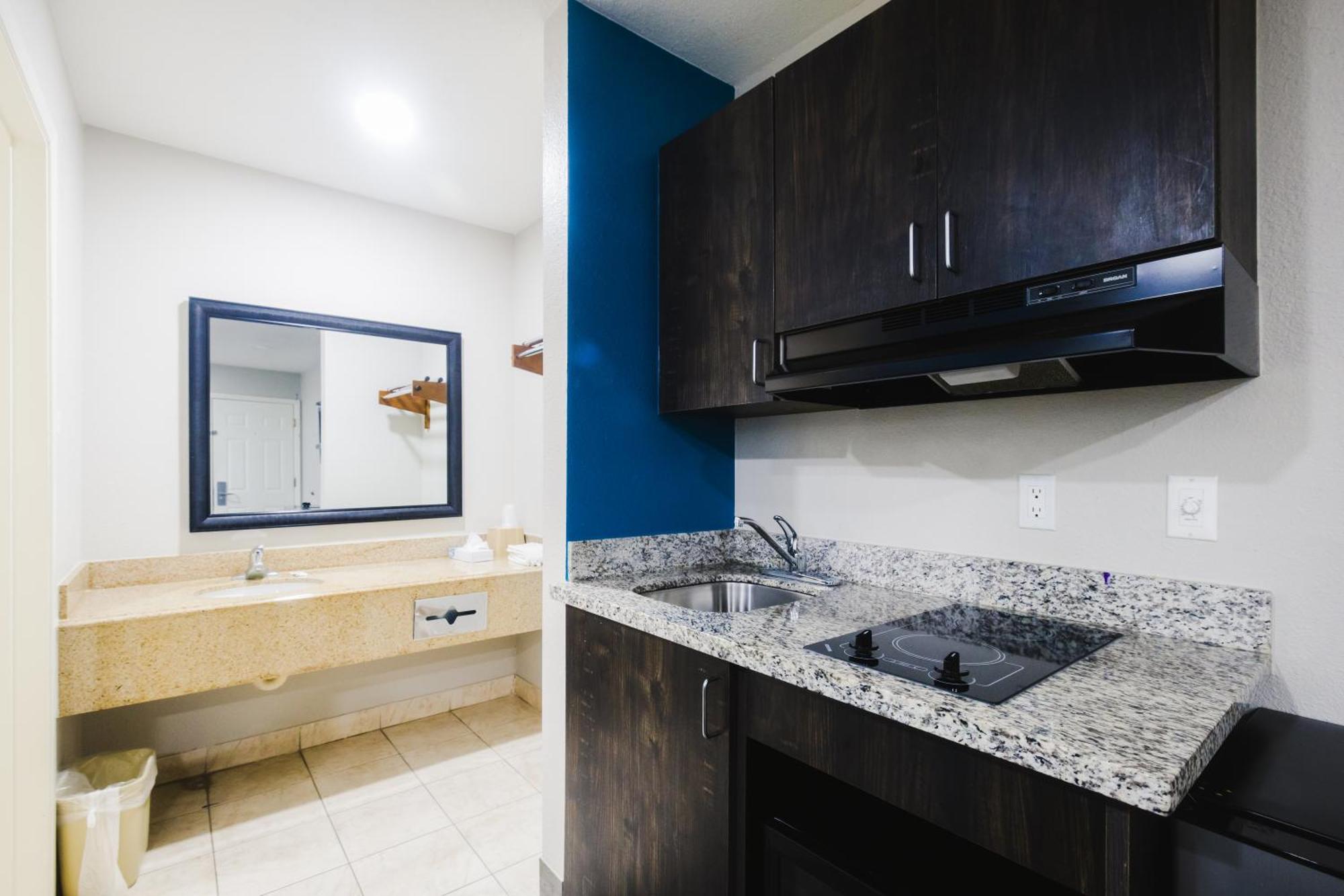 Scottish Inn & Suites Wharton ภายนอก รูปภาพ