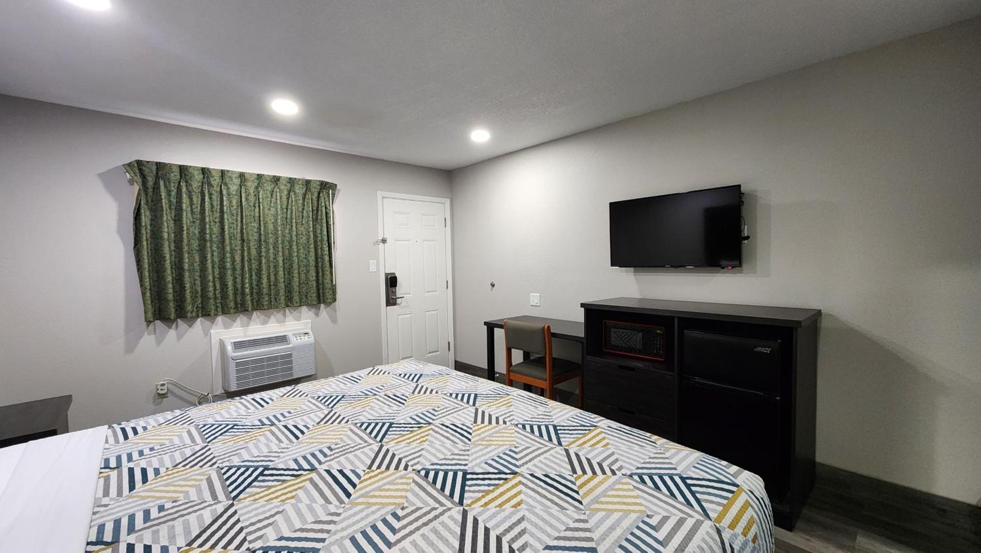 Scottish Inn & Suites Wharton ภายนอก รูปภาพ