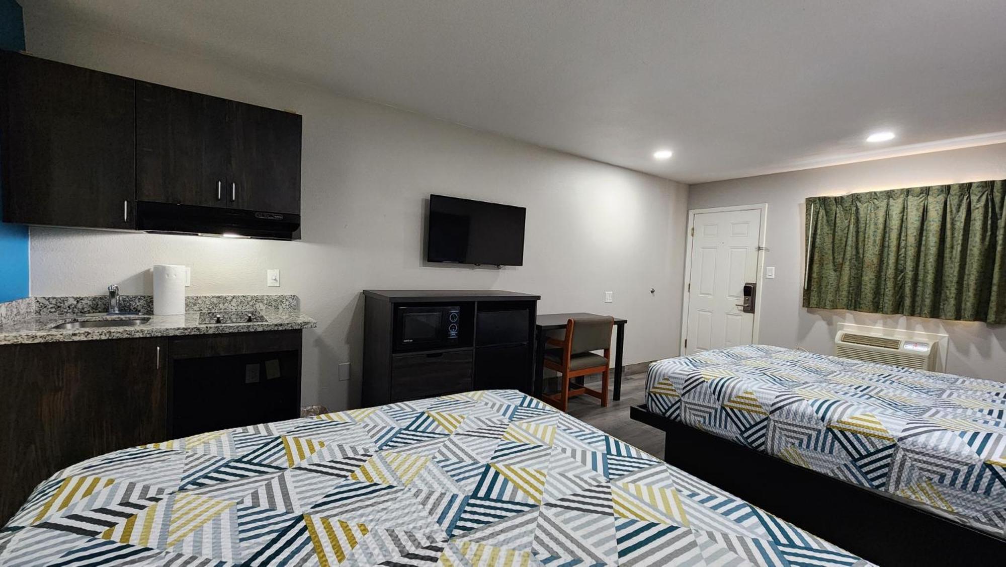 Scottish Inn & Suites Wharton ภายนอก รูปภาพ