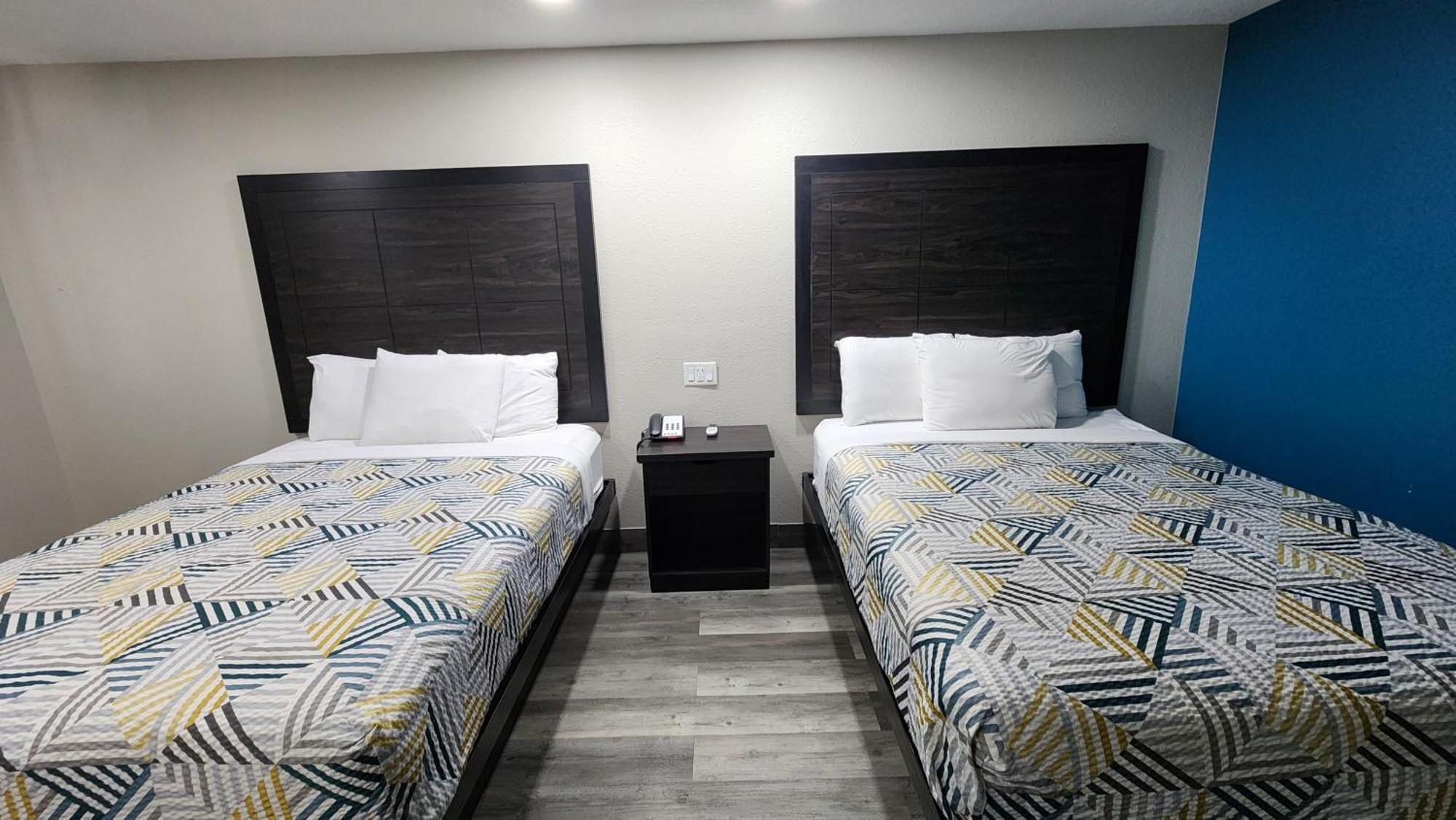 Scottish Inn & Suites Wharton ภายนอก รูปภาพ